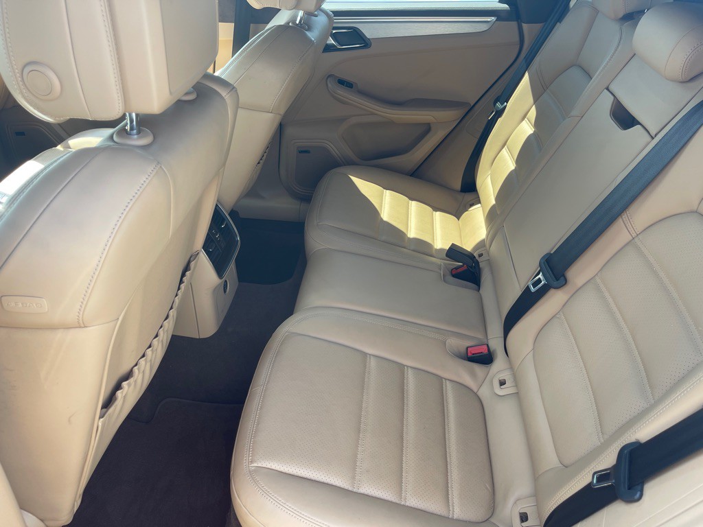2017 Porsche Macan Image 68