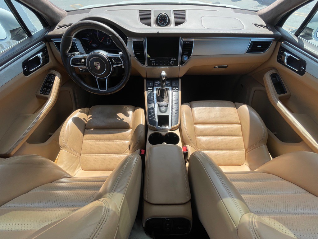 2017 Porsche Macan Image 76