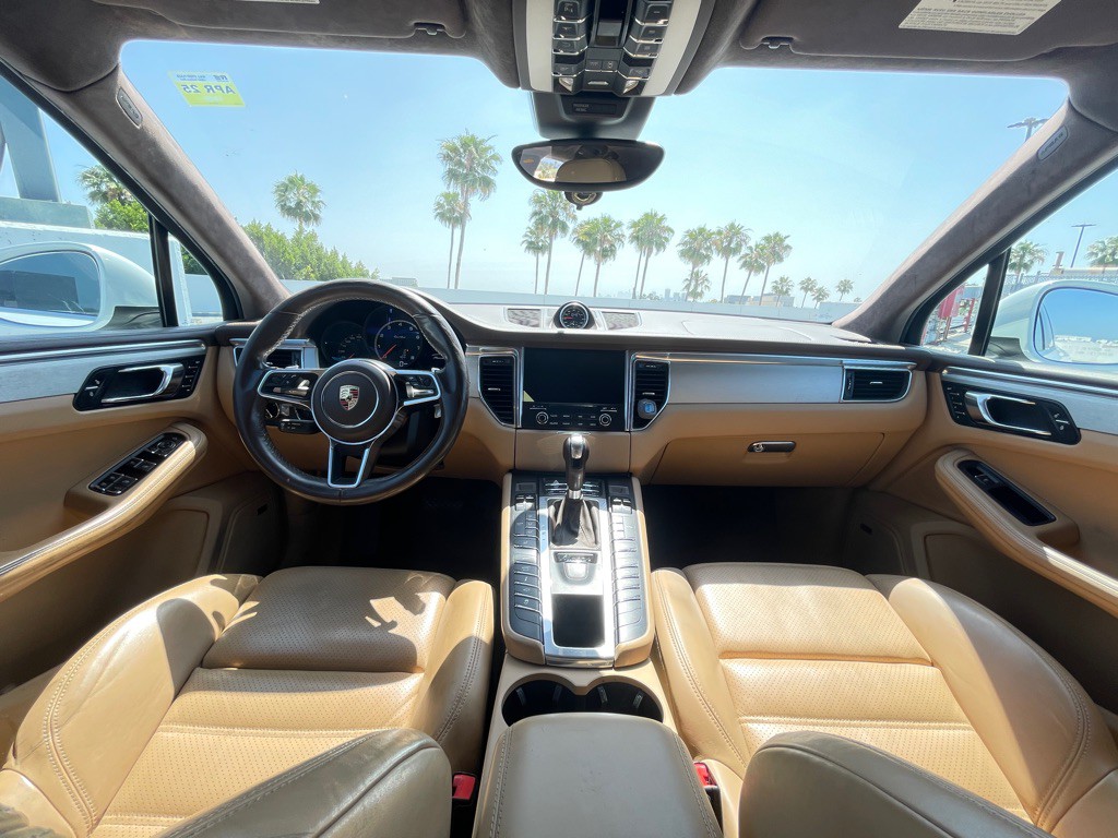 2017 Porsche Macan Image 78