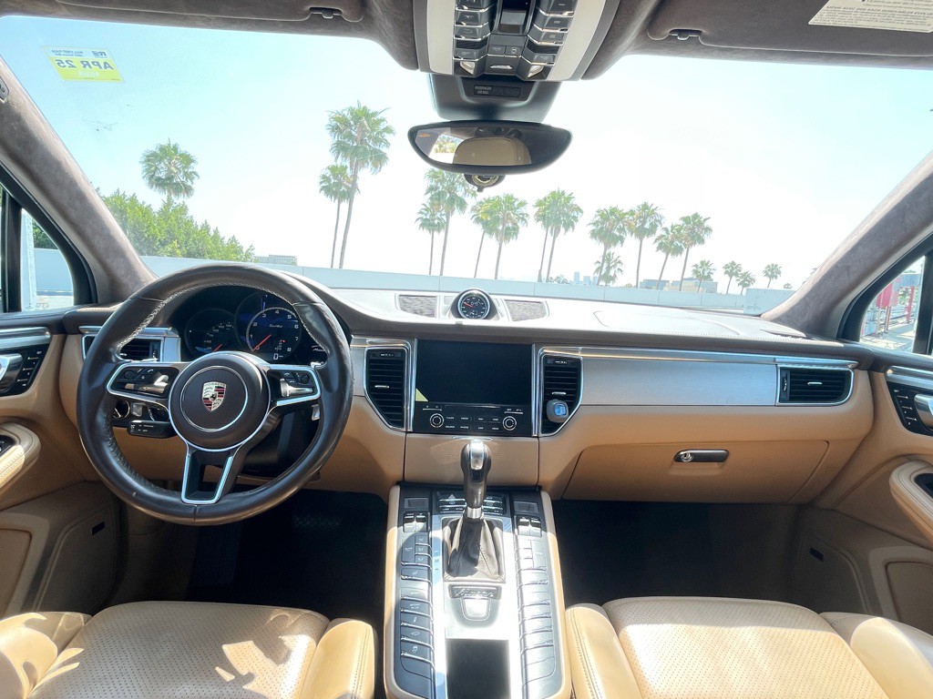 2017 Porsche Macan Image 79