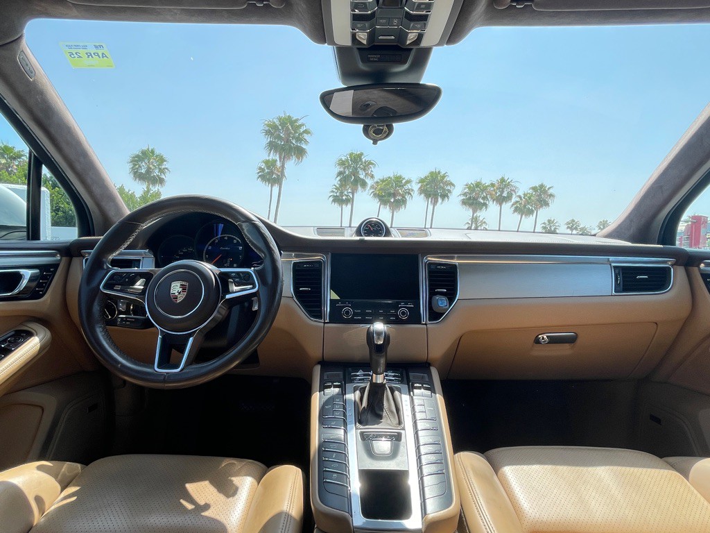 2017 Porsche Macan Image 80