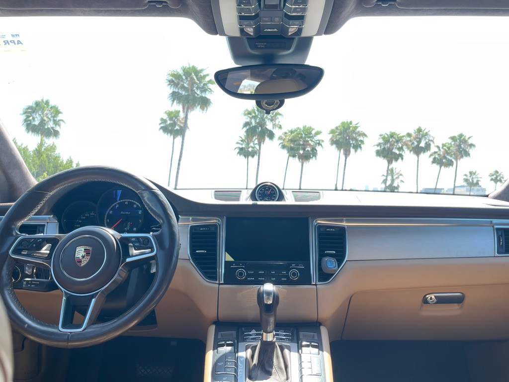 2017 Porsche Macan Image 82
