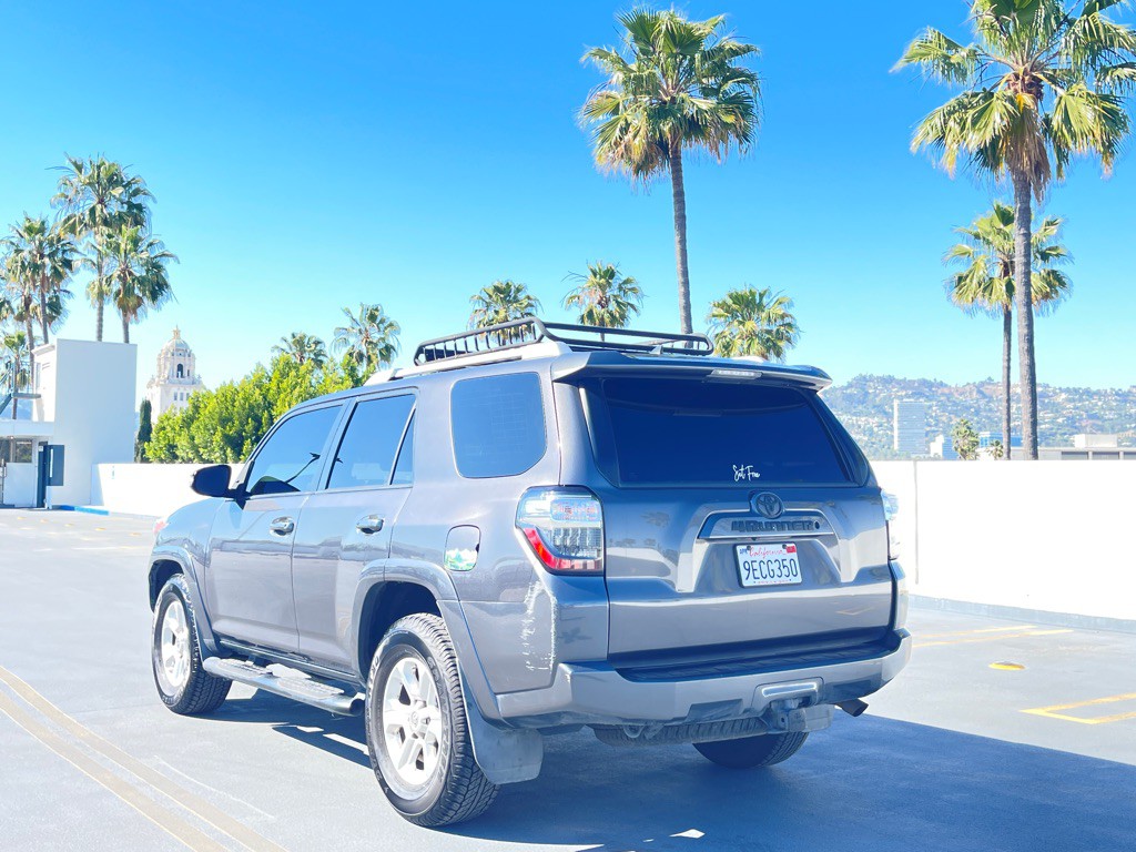 2015 Toyota 4Runner Image 2