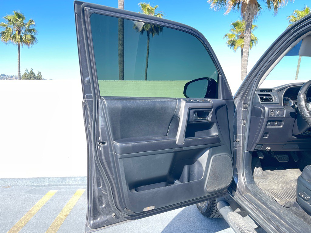 2015 Toyota 4Runner Image 36