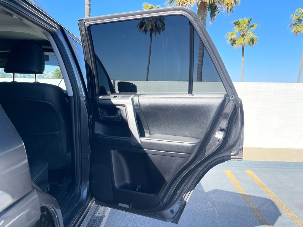 2015 Toyota 4Runner Image 38