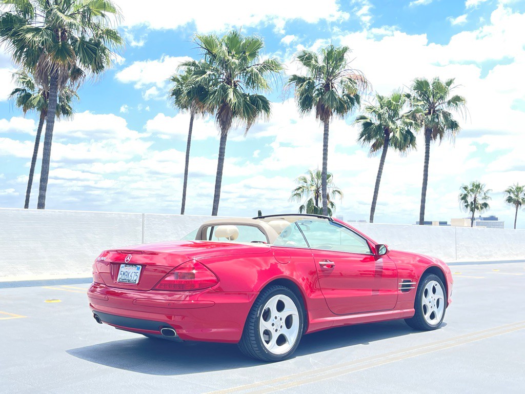 2005 Mercedes-Benz SL-Class Image 2