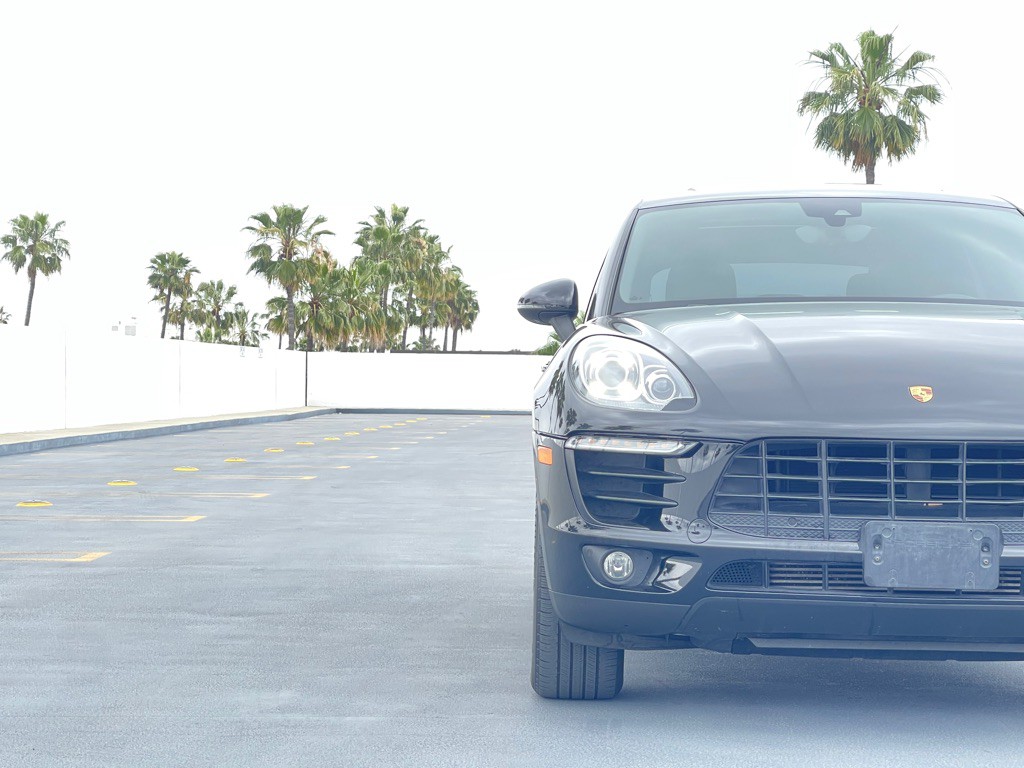 2018 Porsche Macan Image 20