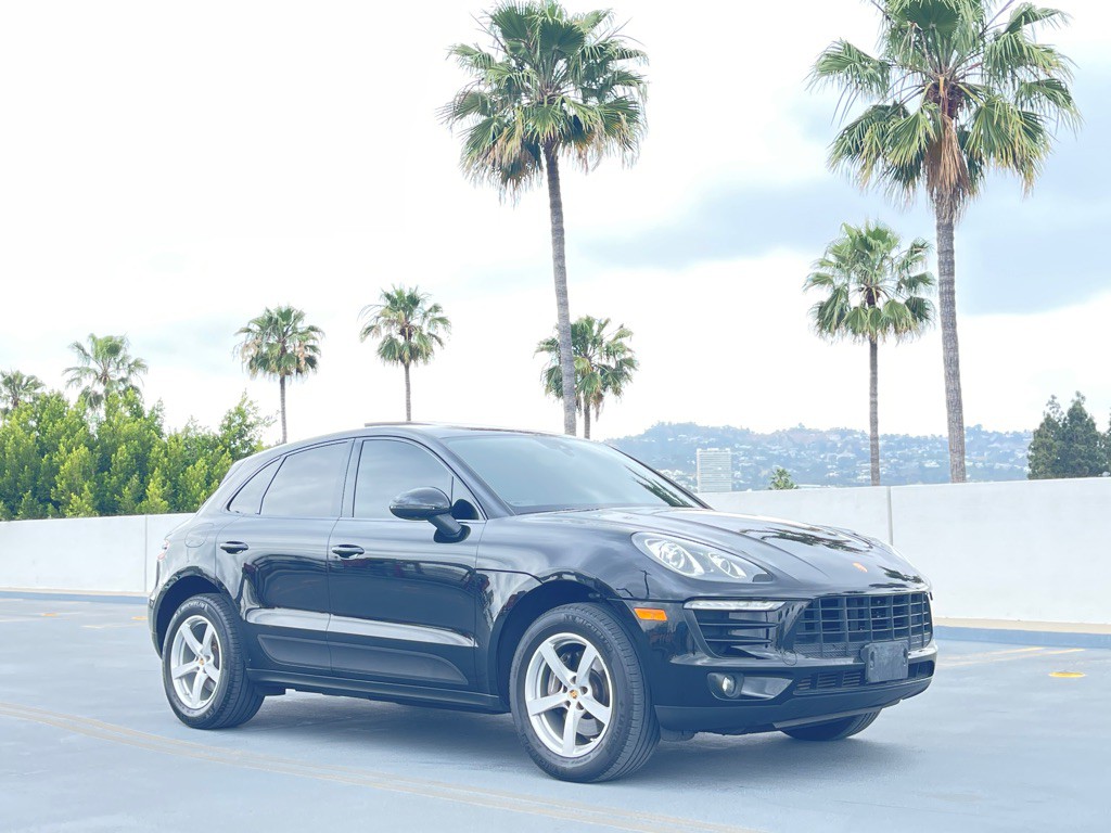 2018 Porsche Macan Image 30