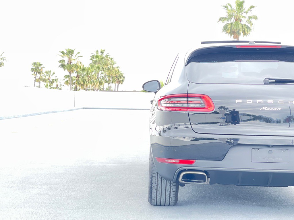 2018 Porsche Macan Image 38