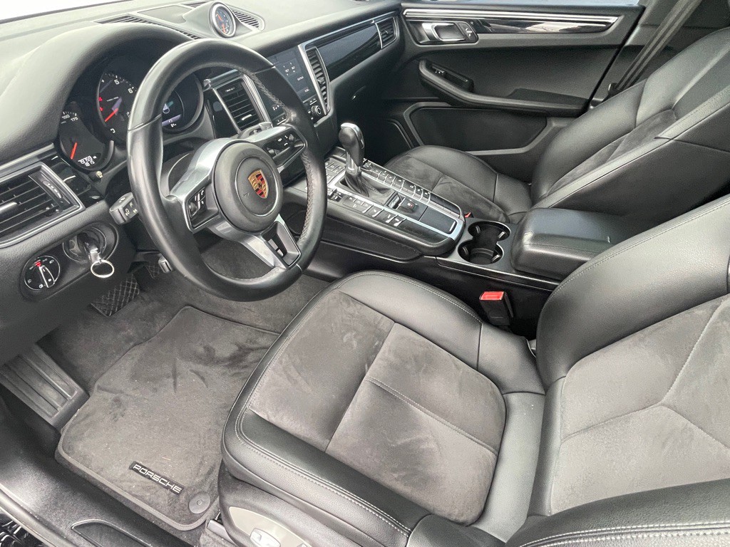 2018 Porsche Macan Image 49
