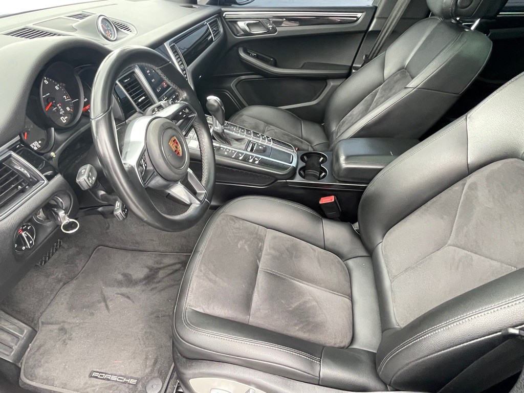 2018 Porsche Macan Image 51