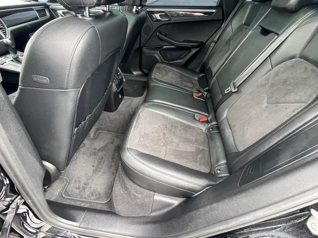 2018 Porsche Macan Image 55
