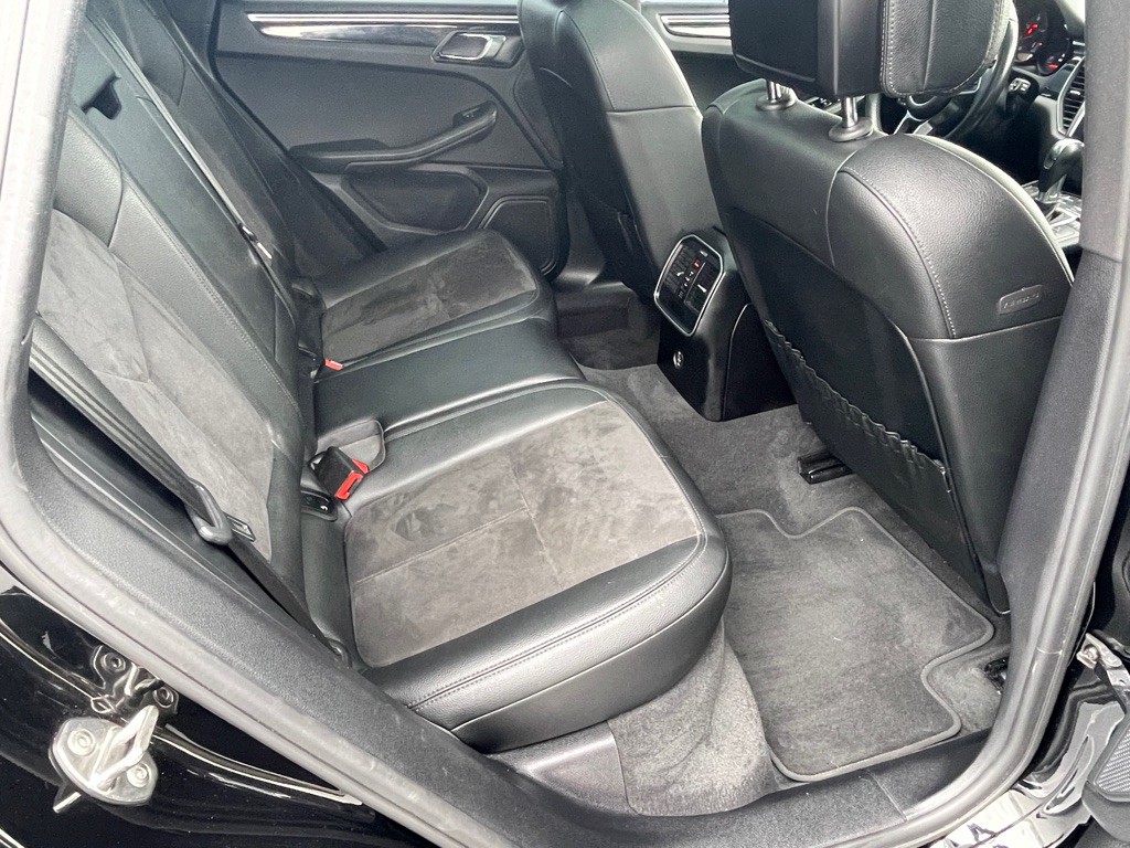 2018 Porsche Macan Image 61