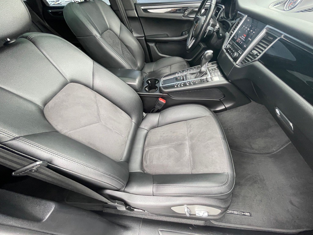 2018 Porsche Macan Image 62
