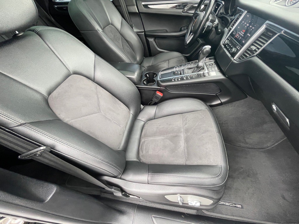 2018 Porsche Macan Image 63