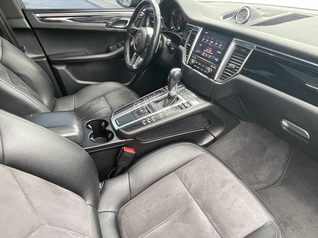 2018 Porsche Macan Image 67