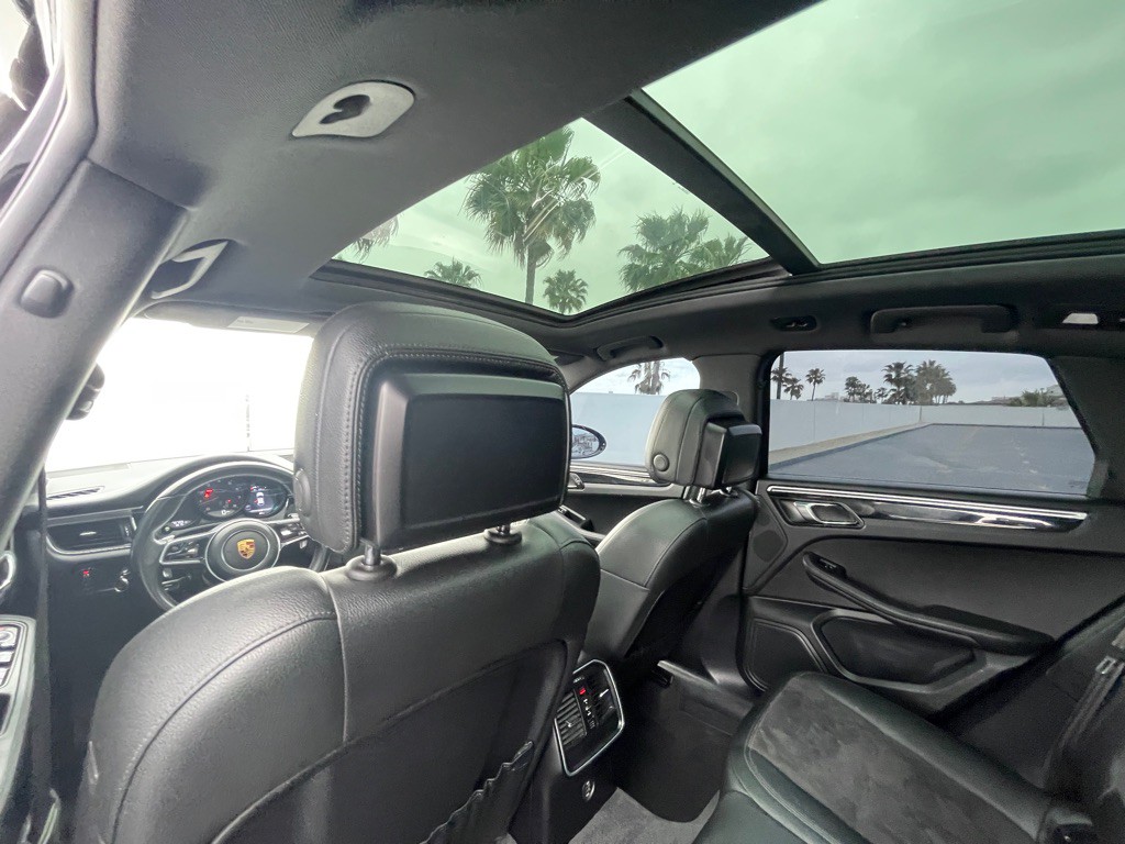 2018 Porsche Macan Image 69