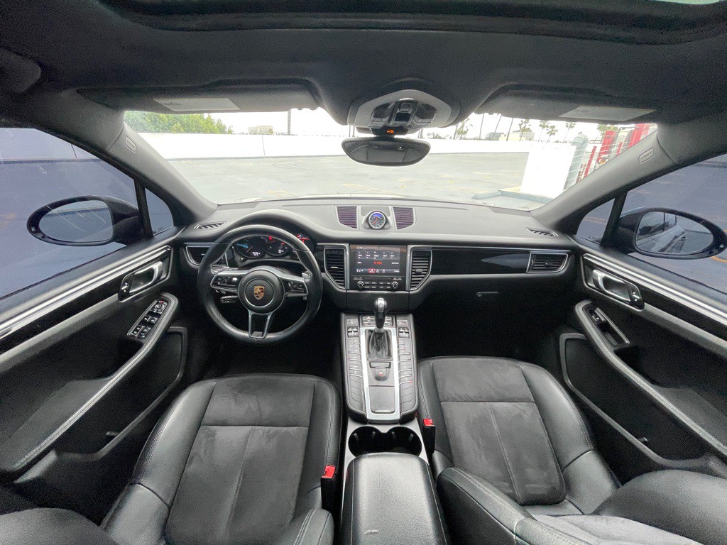 2018 Porsche Macan Image 76