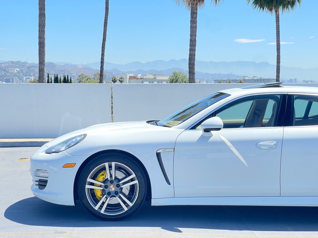 2013 Porsche Panamera Image 8