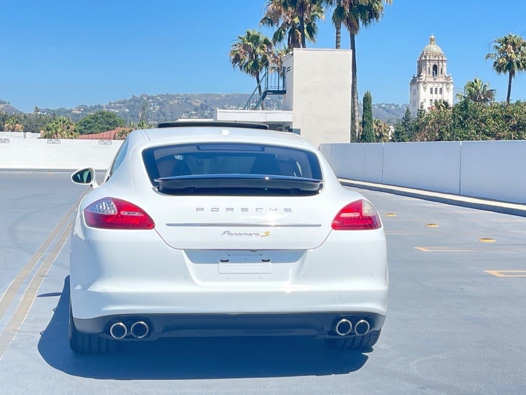 2013 Porsche Panamera Image 10