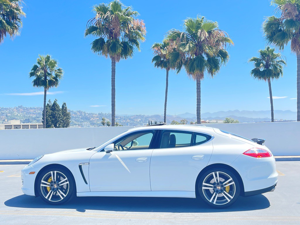 2013 Porsche Panamera Image 13