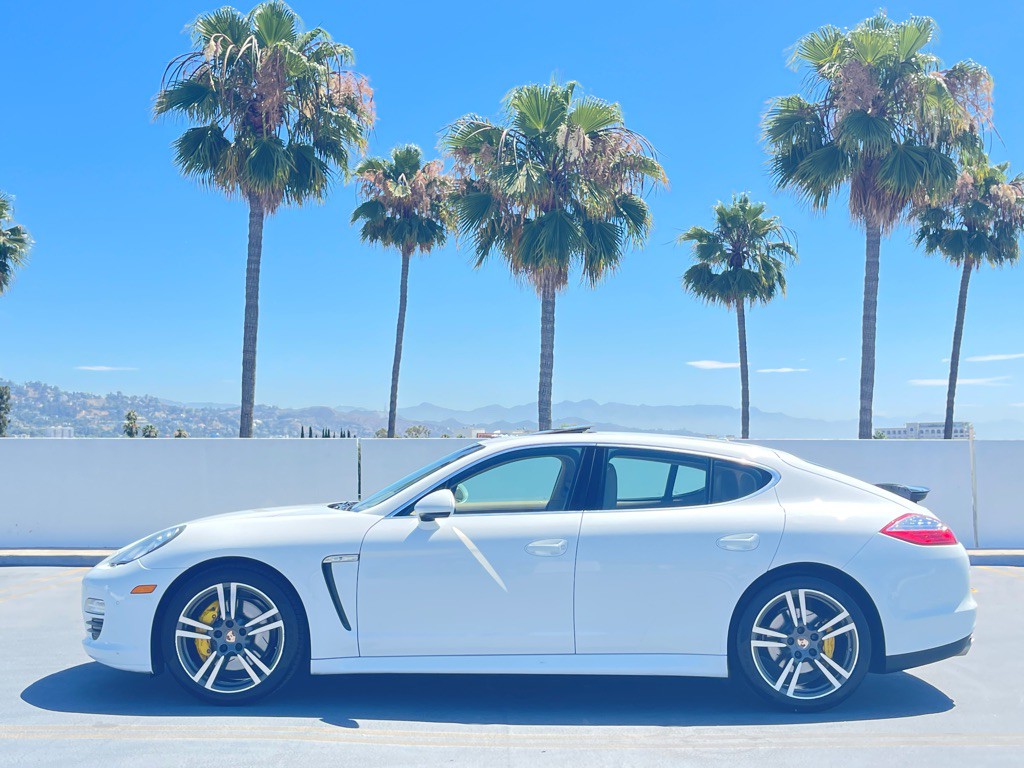 2013 Porsche Panamera Image 14