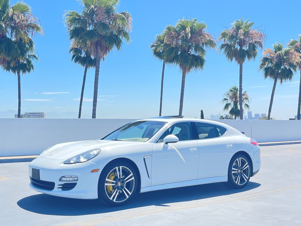 2013 Porsche Panamera Image 16