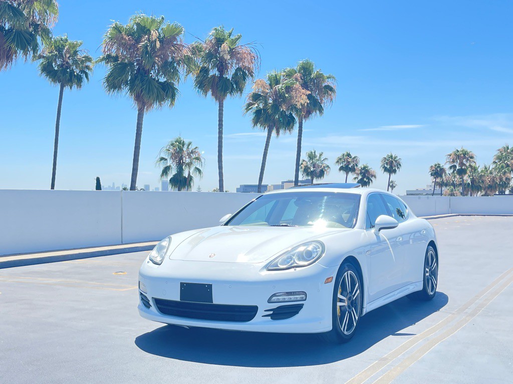 2013 Porsche Panamera Image 17