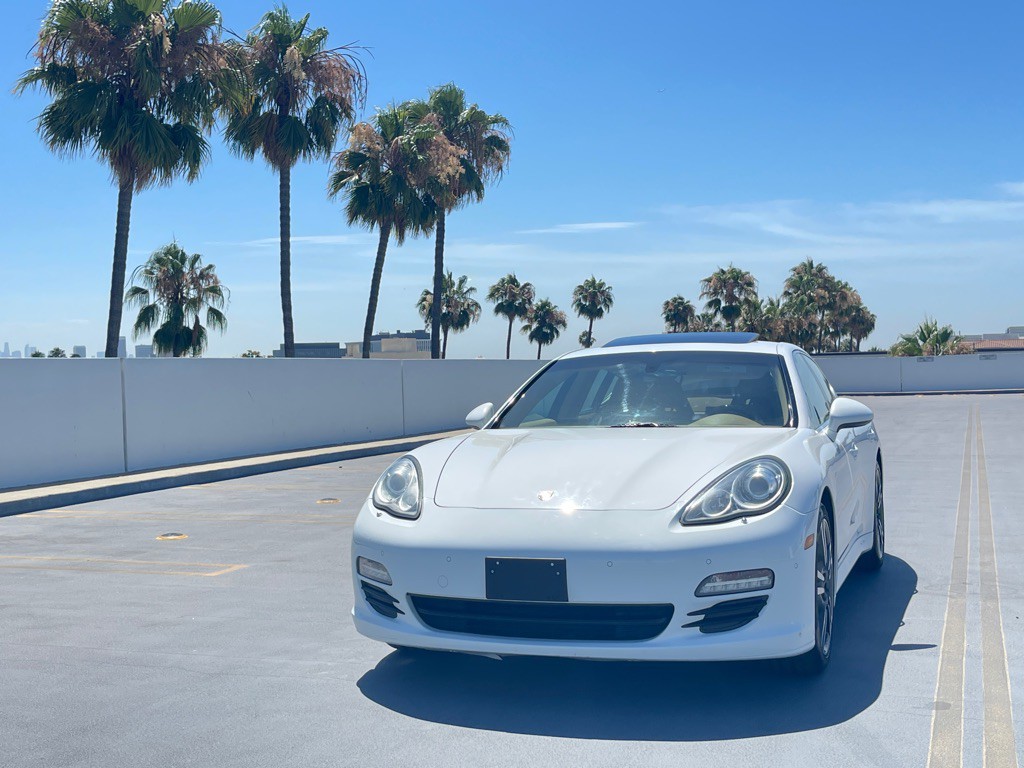 2013 Porsche Panamera Image 18