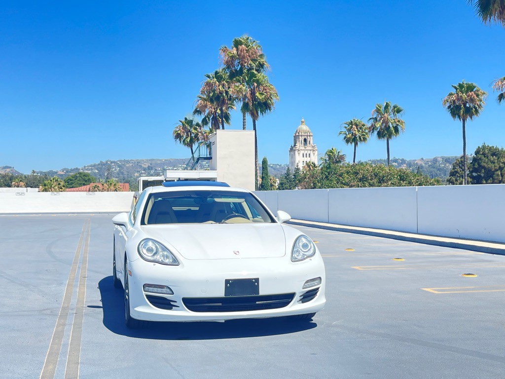 2013 Porsche Panamera Image 25