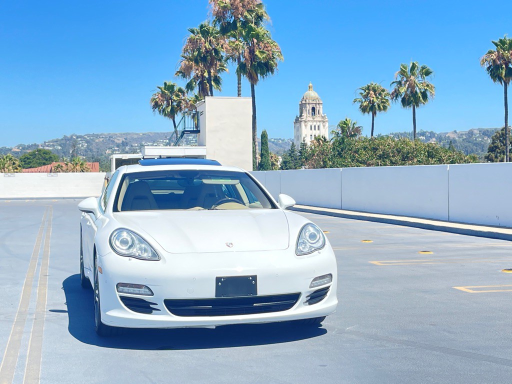 2013 Porsche Panamera Image 26