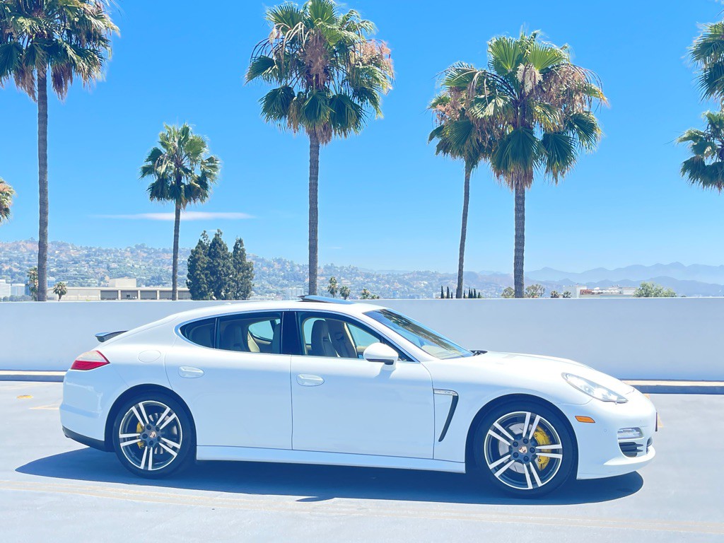 2013 Porsche Panamera Image 30