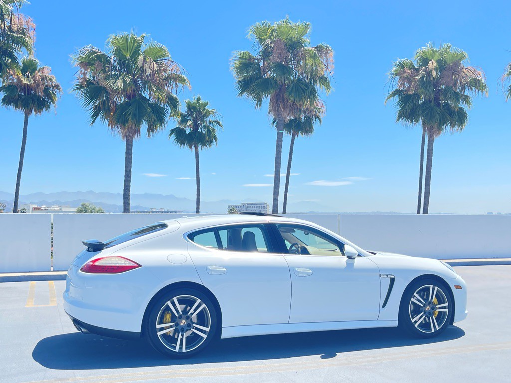2013 Porsche Panamera Image 33