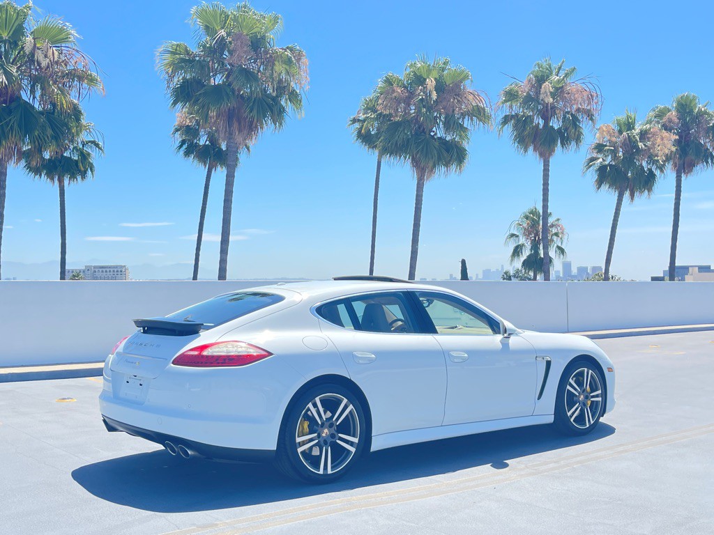 2013 Porsche Panamera Image 34