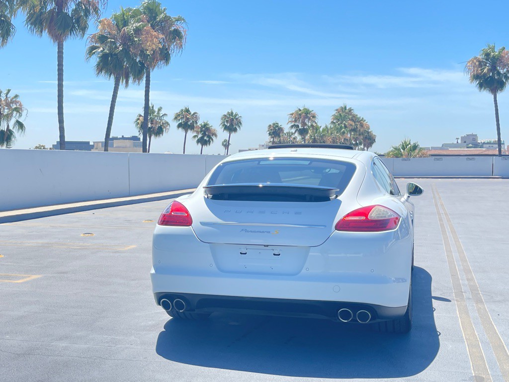 2013 Porsche Panamera Image 37
