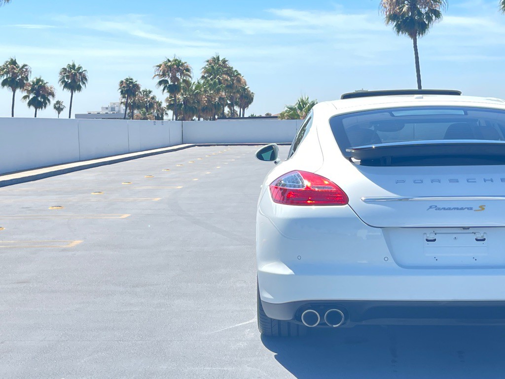 2013 Porsche Panamera Image 38