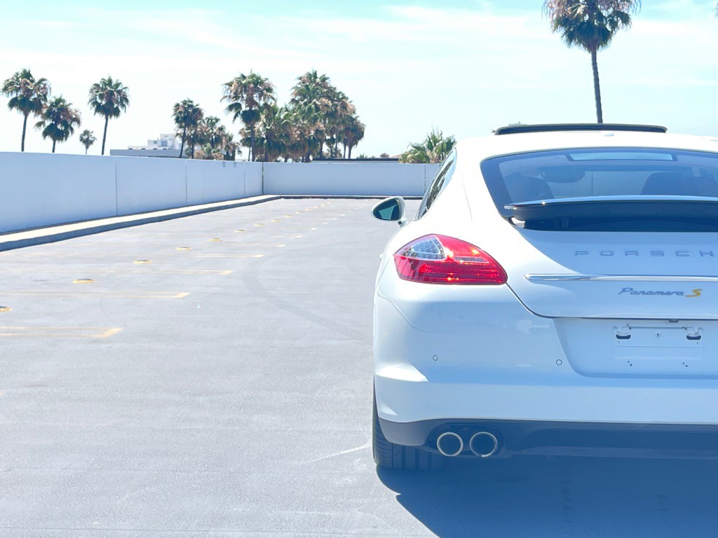2013 Porsche Panamera Image 39
