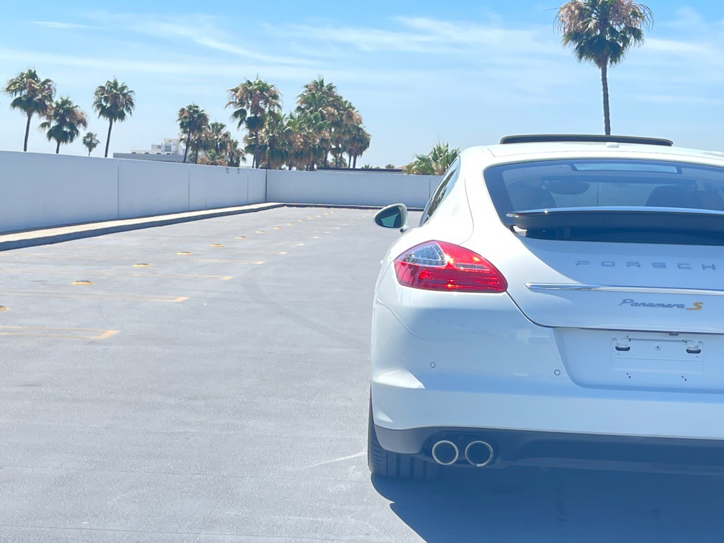 2013 Porsche Panamera Image 40
