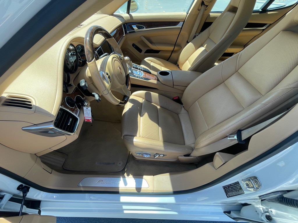 2013 Porsche Panamera Image 43