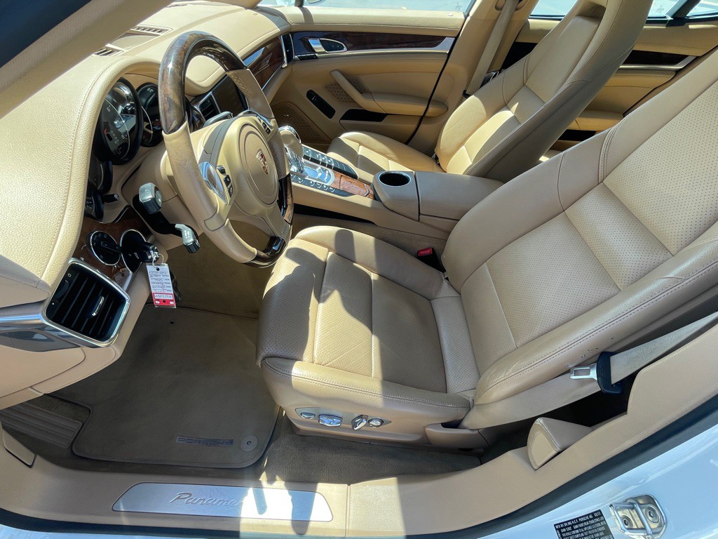 2013 Porsche Panamera Image 44