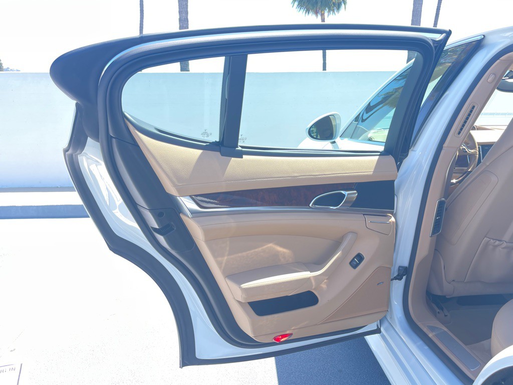 2013 Porsche Panamera Image 49