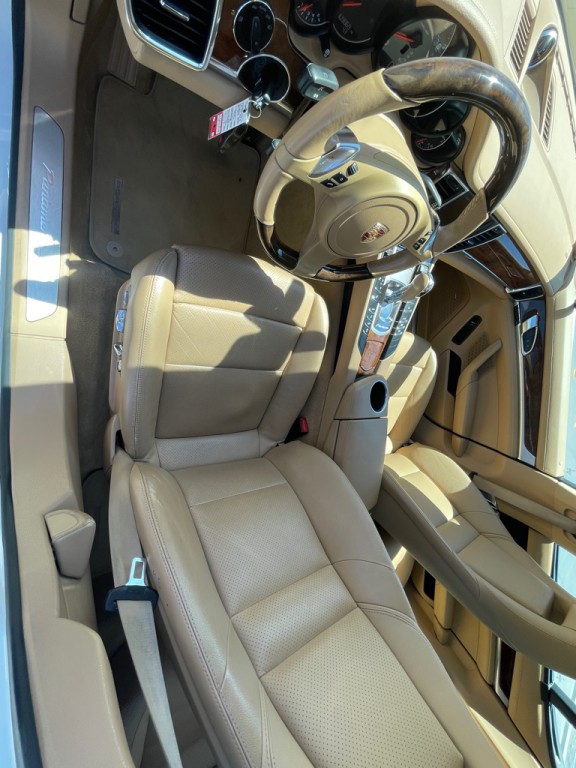 2013 Porsche Panamera Image 52