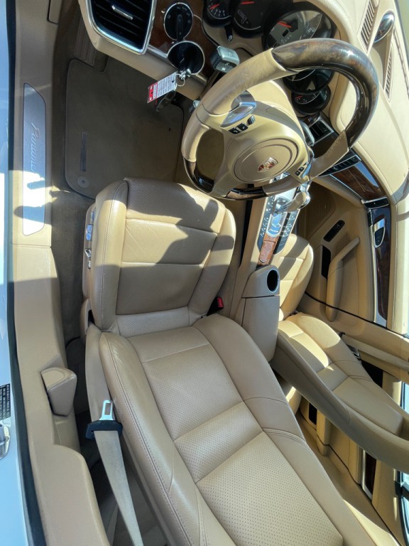 2013 Porsche Panamera Image 53