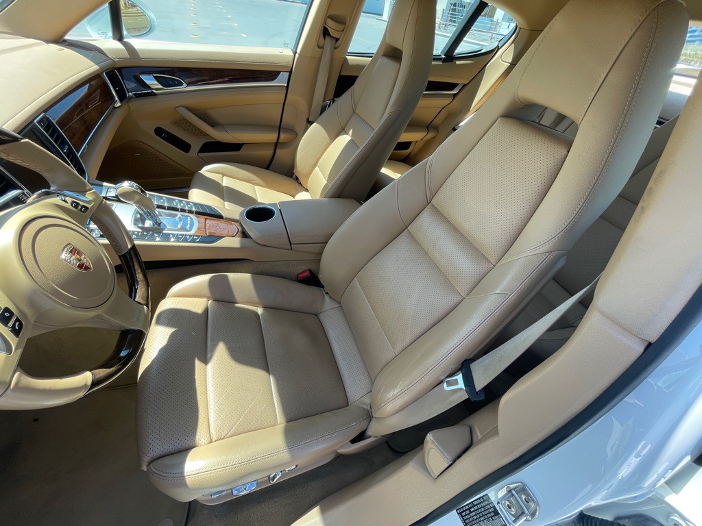 2013 Porsche Panamera Image 54