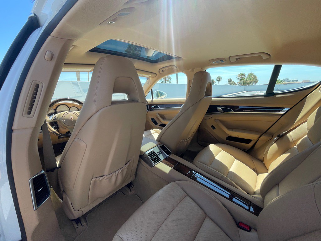 2013 Porsche Panamera Image 64