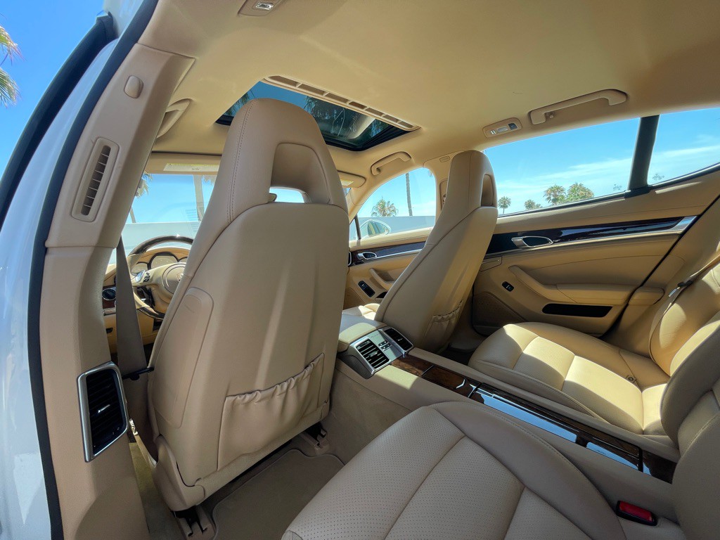 2013 Porsche Panamera Image 65