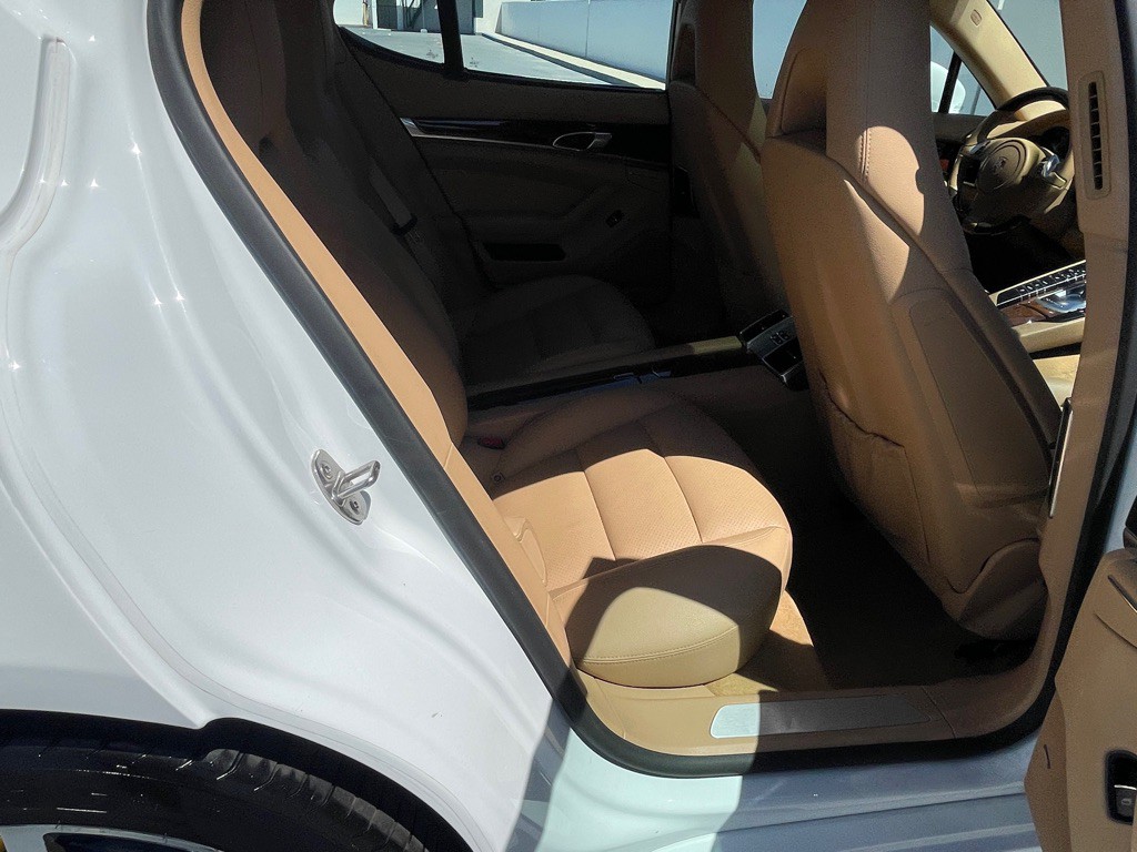 2013 Porsche Panamera Image 68
