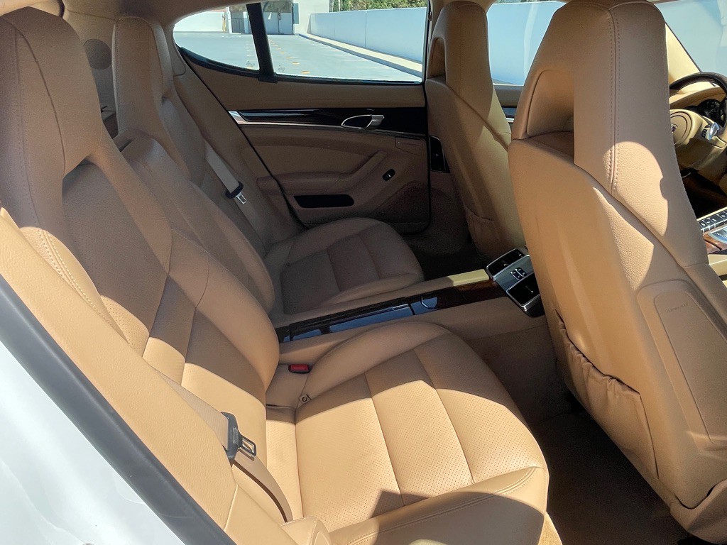 2013 Porsche Panamera Image 70