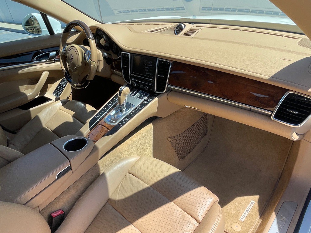 2013 Porsche Panamera Image 82