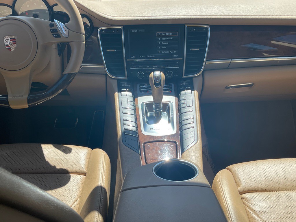 2013 Porsche Panamera Image 96